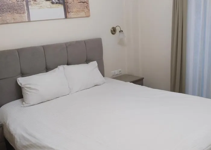Luxury Stay Near The Acropolis 10-Min Walk To History!