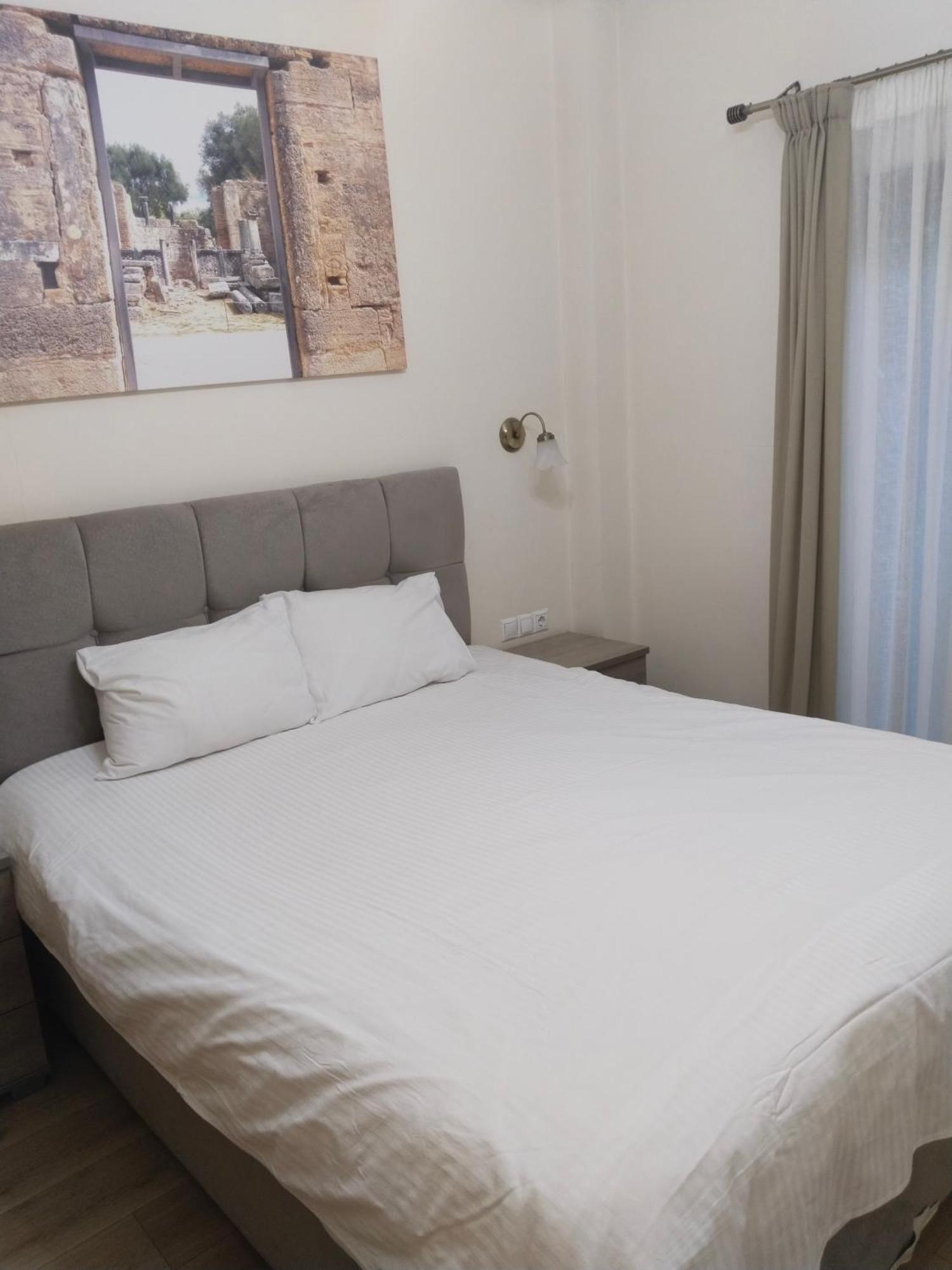 Luxury Near The Acropolis 10-min Walk To History!