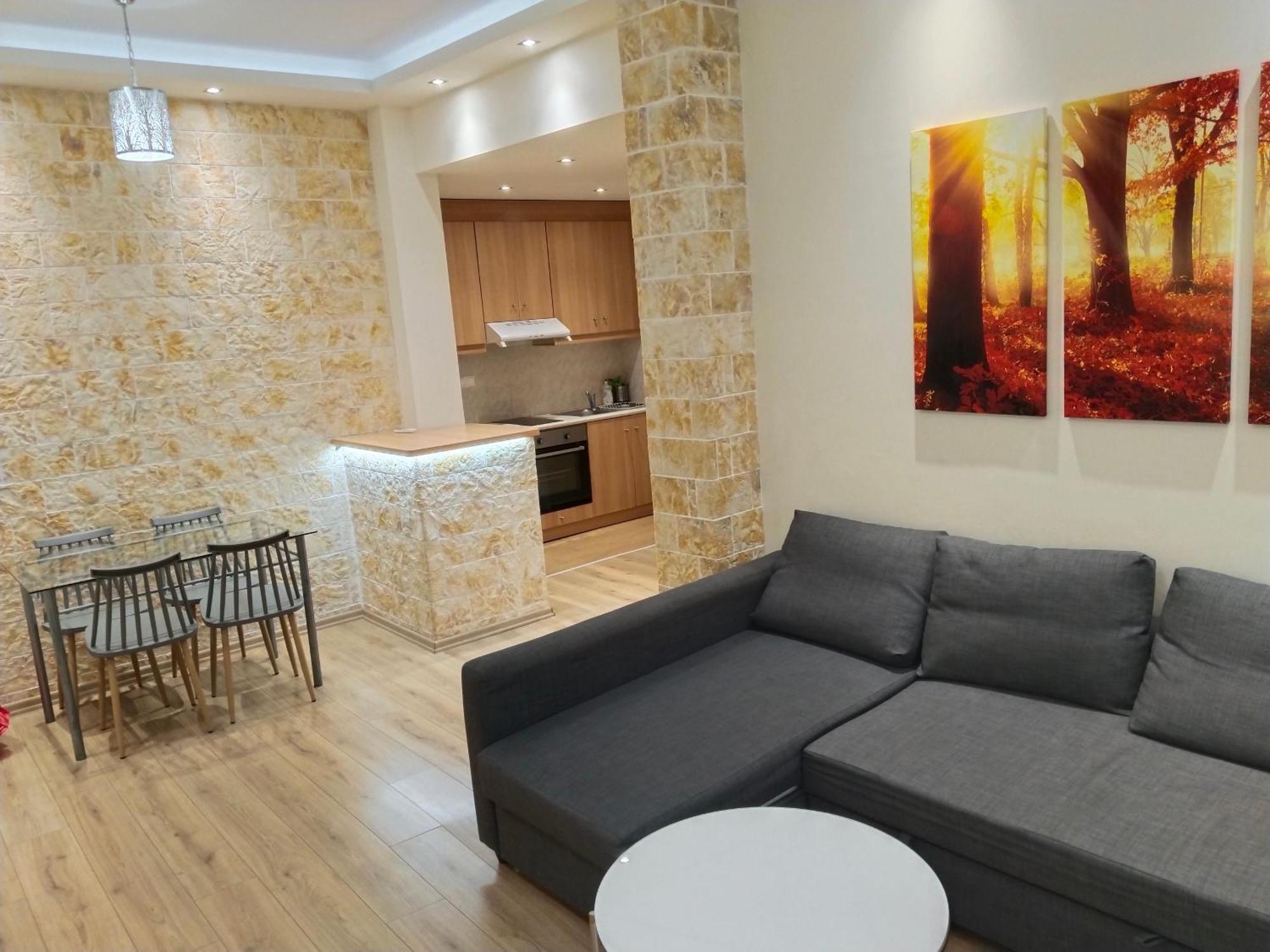 Luxury Near The Acropolis 10-min Walk To History!