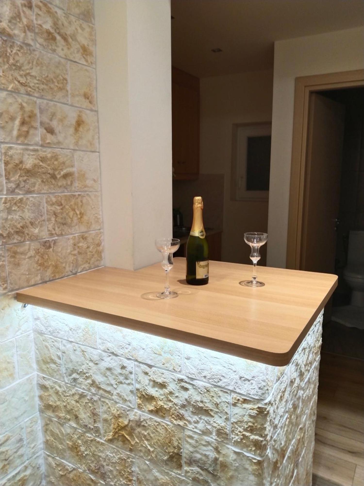 Apartment Luxury Near The Acropolis 10-min Walk To History!